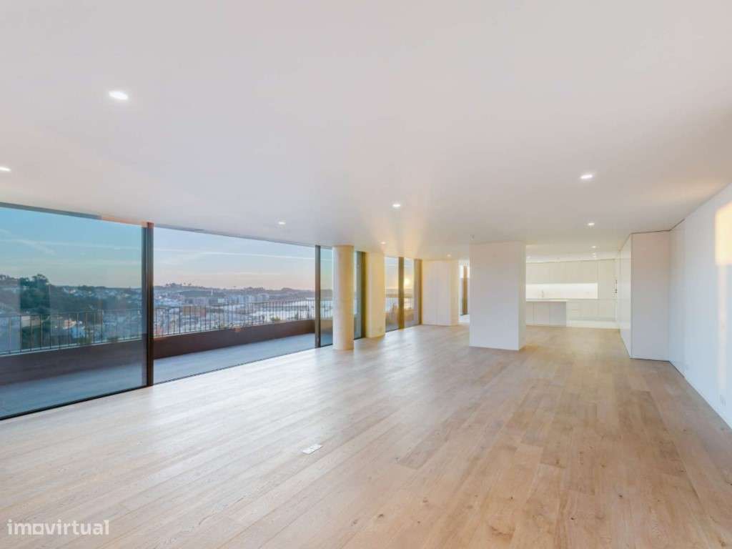 Apartamento T3 com vista panorâmica sobre o Rio Douro - Grande imagem: 3/25