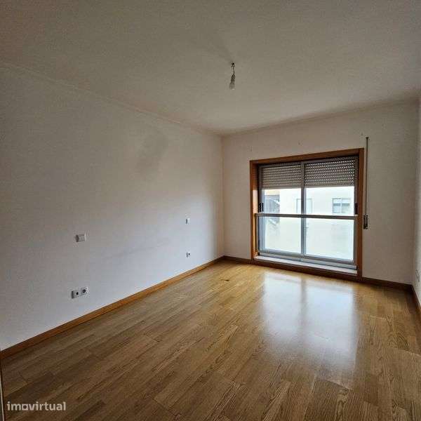 Arrendo T2 Penafiel - Grande imagem: 5/8
