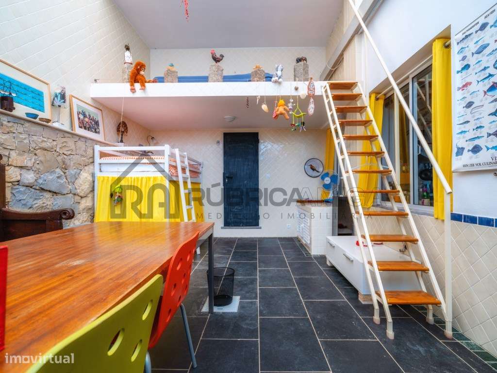 Propriedade Única em Zona Privilegiada com Vista Mar e Piscina - Loulé-16