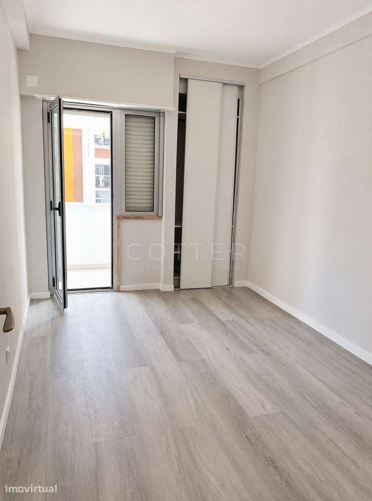 Apartamento T2 Remodelado em Oeiras-14