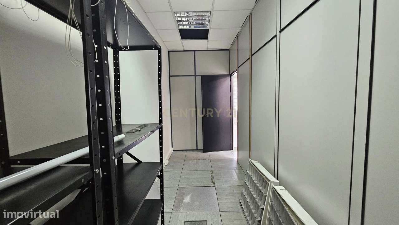 Escritório amplo e totalmente equipado no ElosPark II, em S. Marcos-47