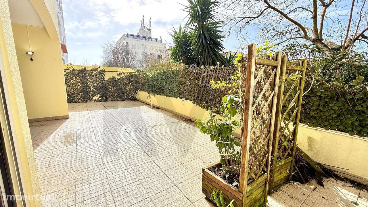 Apartamento T3 com terraço para venda no Bairro do Rosário - Grande imagem: 5/25