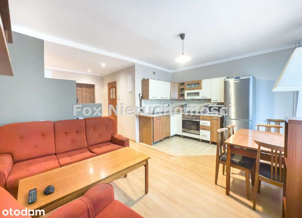 Słoneczne 2 pokoje na 1 piętrze w niskim bloku-0