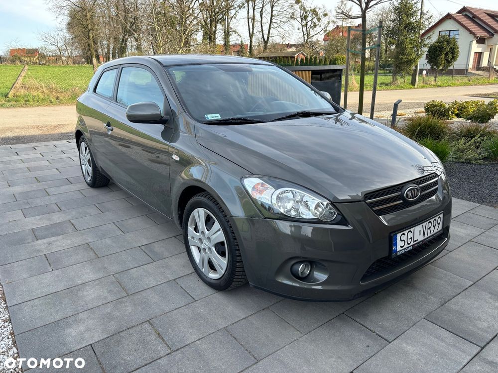 u-ywany-kia-pro-cee-d-19-900-pln-102-345-km-otomoto