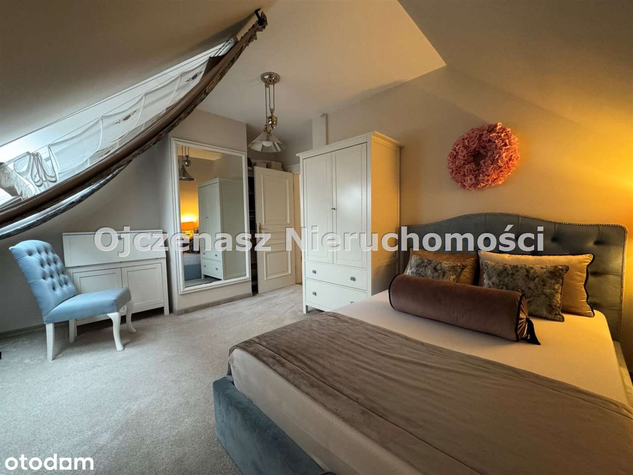 Luksusowy dom w Niemczu w klasycznym stylu-13