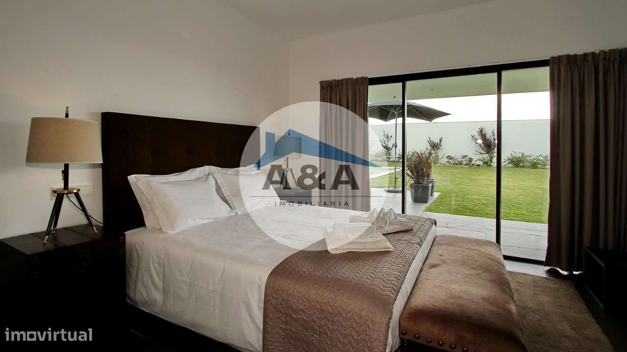 Villa Exclusiva de Arquitetura Contemporânea inserida na Natureza d...-14