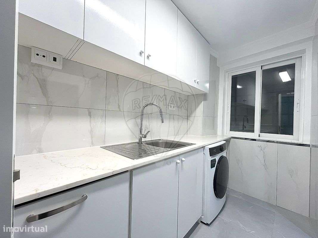 Escritório T2 para venda-12