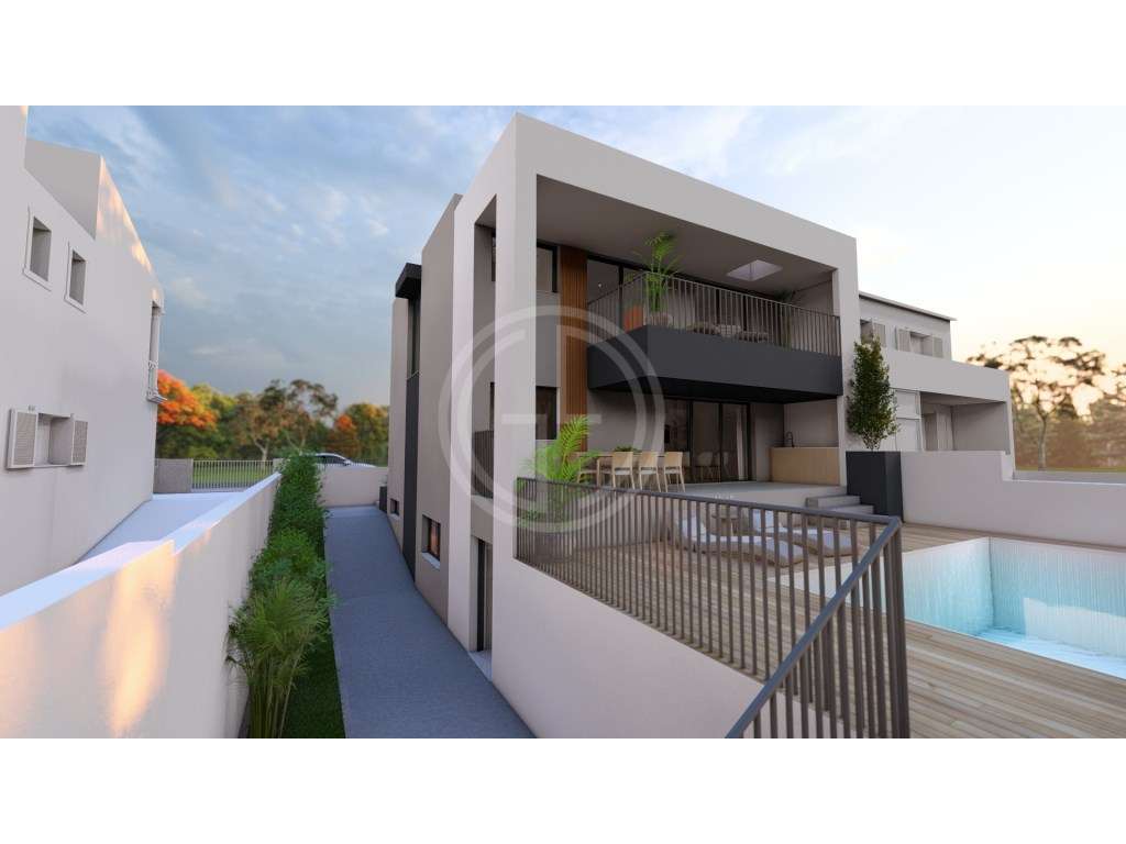 Moradia Unifamiliar com Piscina e Garagem-35