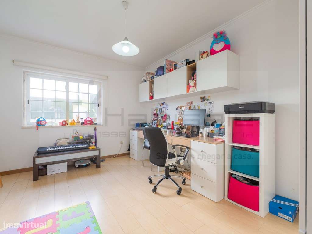 Moradia T5 com Jardim, Garagem ampla e Espaço para Piscina-13