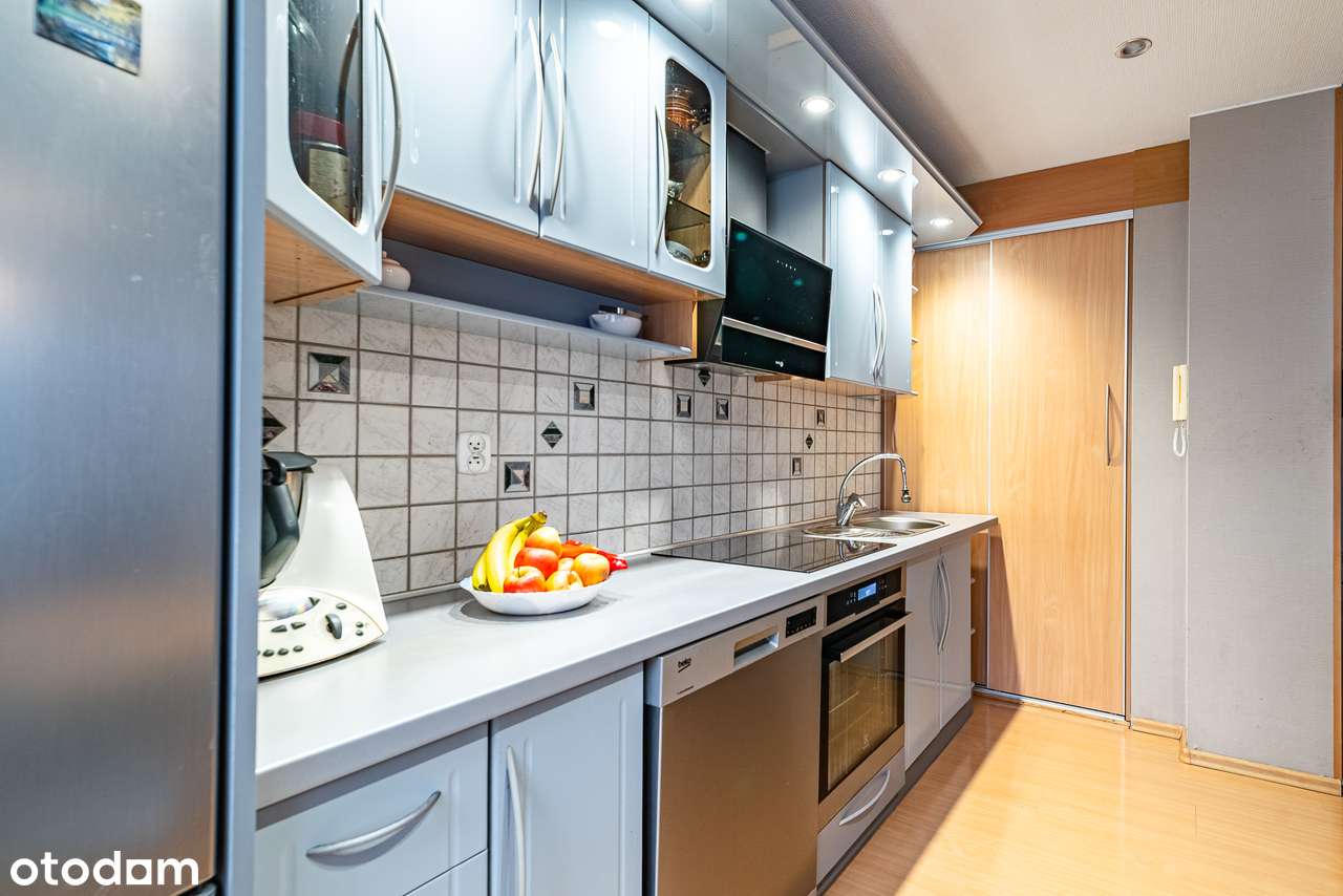 Duży balkon, garaż, piwnica, 3 pokoje-2