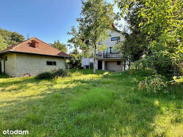 Dom wolnostojący 10 pok, 6 sypialni, salon, 2pok. biurowe, 1rekreacyjn-10