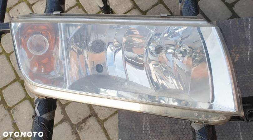 LAMPA PRZEDNIA PRAWA LEWA SKODA FABIA I - 3