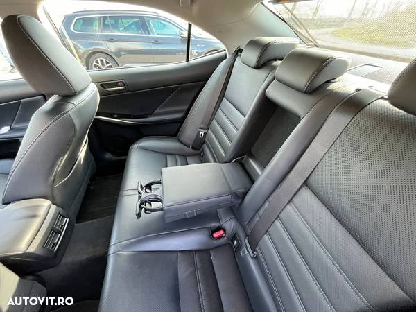 Lexus Seria IS 300h Aut. Luxury - 13