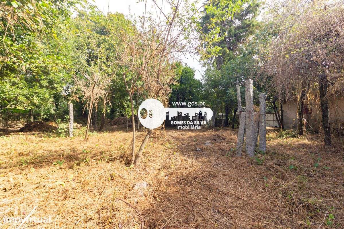 Ruínas em Esporões com terreno de 6.611m2 em área de construção-5