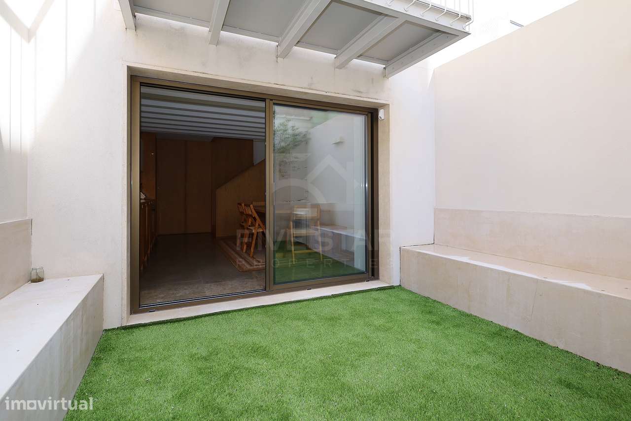Moradia T2 renovada – Jardim Privativo- Belém-16