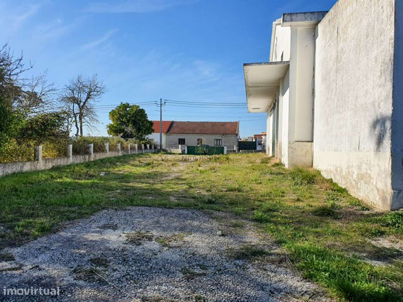 Armazém Industrial em terreno urbano, com amplo logradouro em Alcanhõe - Grande imagem: 4/12