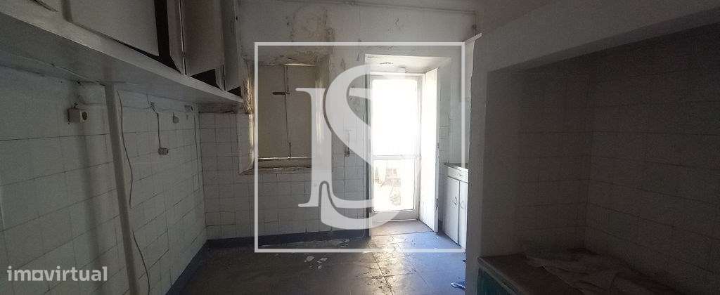 Prédio - Alcântara (Lisboa)-4