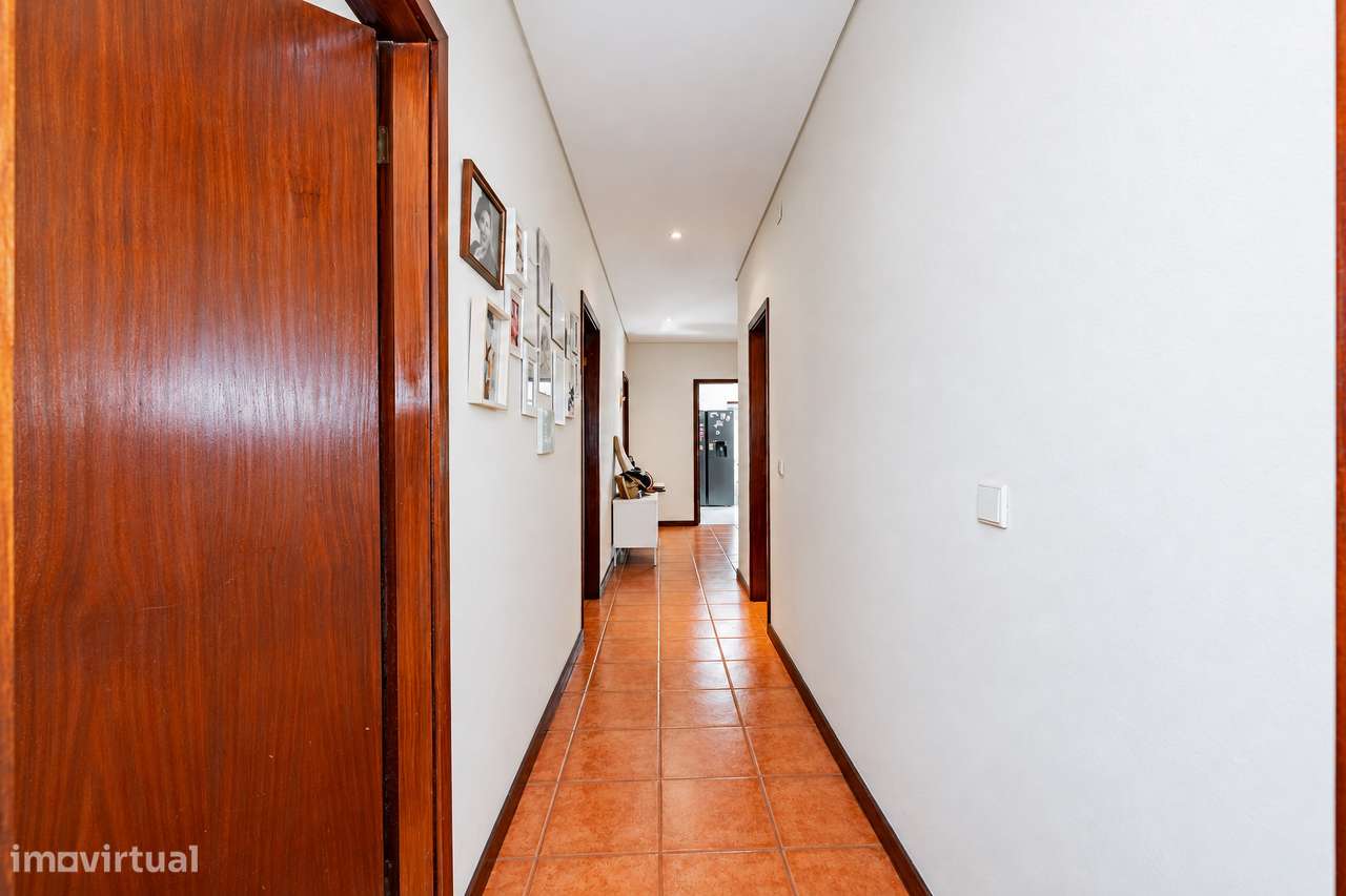 Apartamento T2 + 1 para venda na Rua Santo Adrião, Braga-15