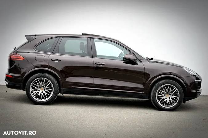 Porsche Cayenne 3.0 L - 10