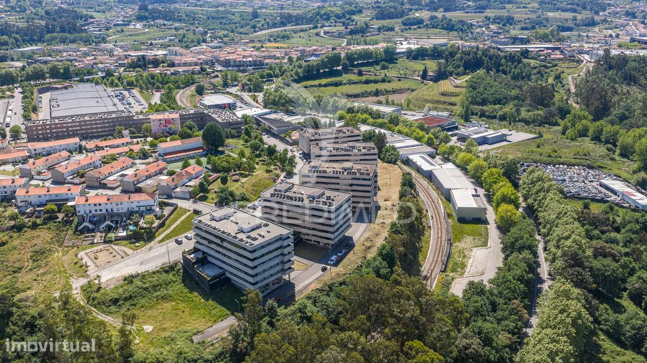 Exclusivo T3 de Prestígio em Urgezes – Luz, Sofisticação e Espaço S...-30