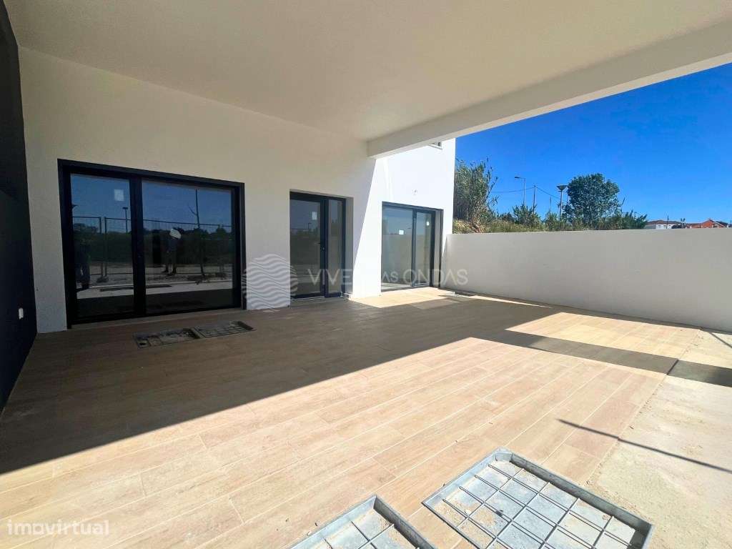Moradia T4 de Luxo na Nova Urbanização da Caparica.-32