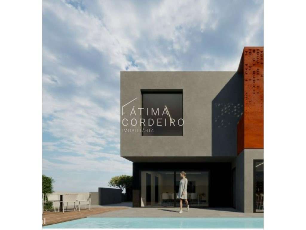 Moradia Isolada T4 com piscina e garagem situada na Aroeira-6