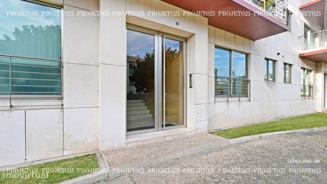 T2 C/ Terraço Privativo em Condº Fechado com piscina  - Casa da Música - Grande imagem: 2/31