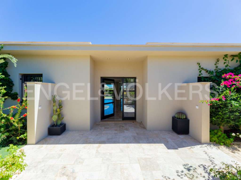 Moradia de Luxo em Faro com Piscina e Condomínio Privado - Grande imagem: 4/57