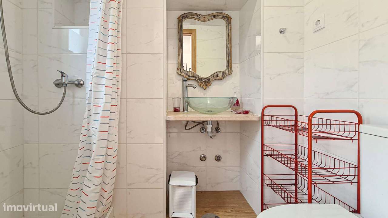 4 casas com tipologias T1, em terreno de  692m2,  à Marina do Freixo-42