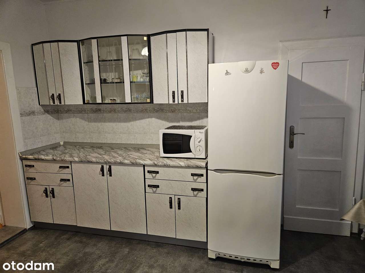 Sympatyczny mały domek, blisko jezioro !-3