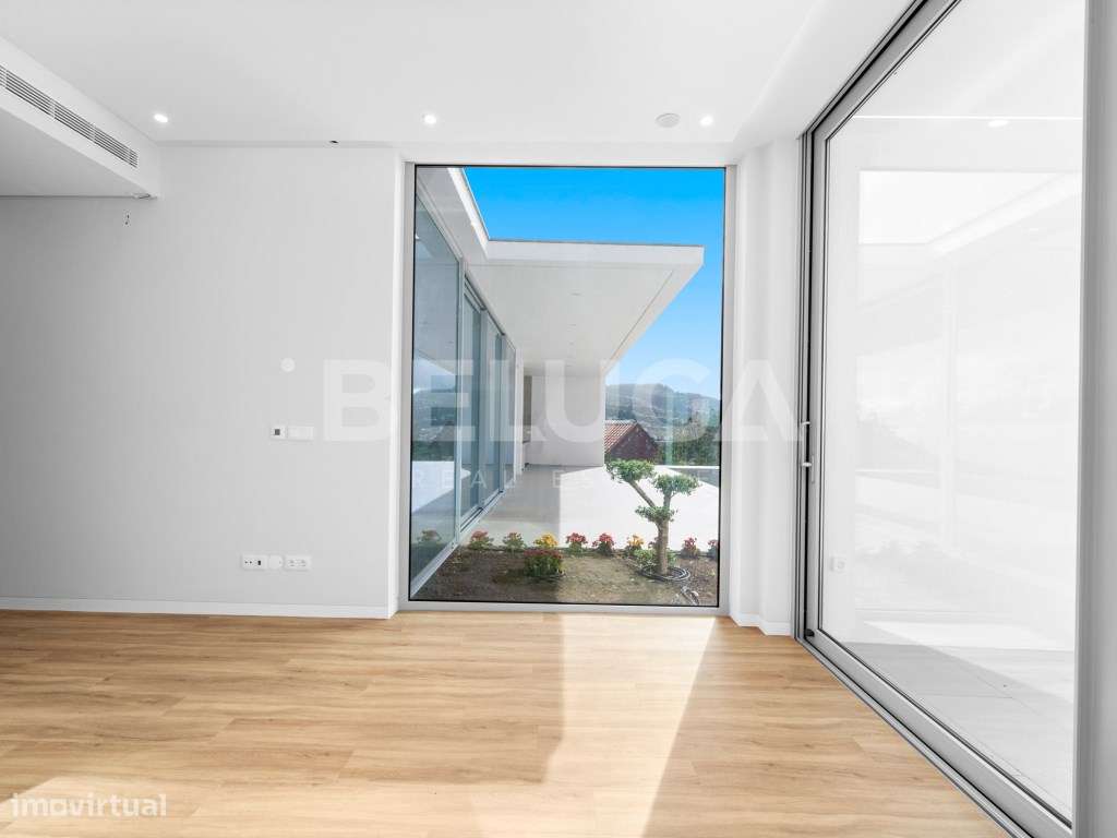 MORADIA T3+1 MINIMALISTA || ESTREITO DA CALHETA-20