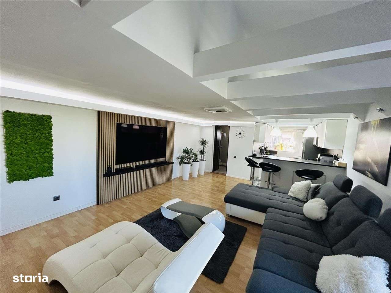 Apartament 4 camere pe două niveluri • Renovat complet • Zona Ciresica - Imagine principală: 2/19