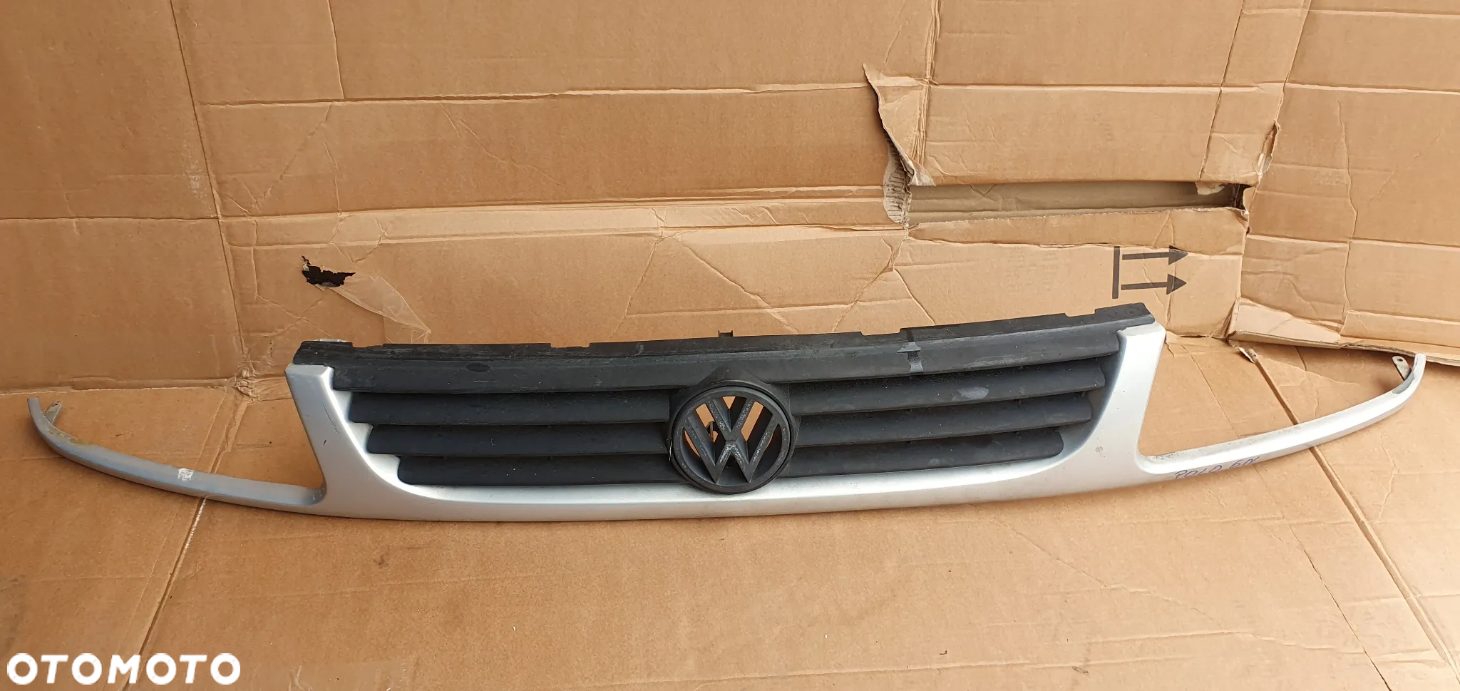 Atrapa grill emblemat chrom VW Polo 6N - 4