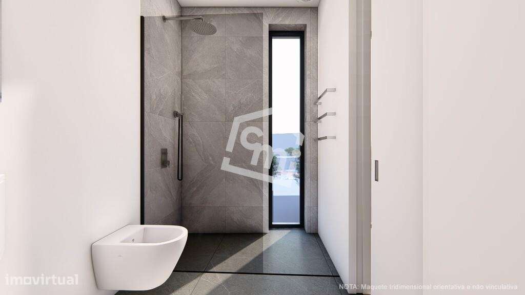 T2 Novo junto à principal estação de metro da Senhora da Hora com vara-8