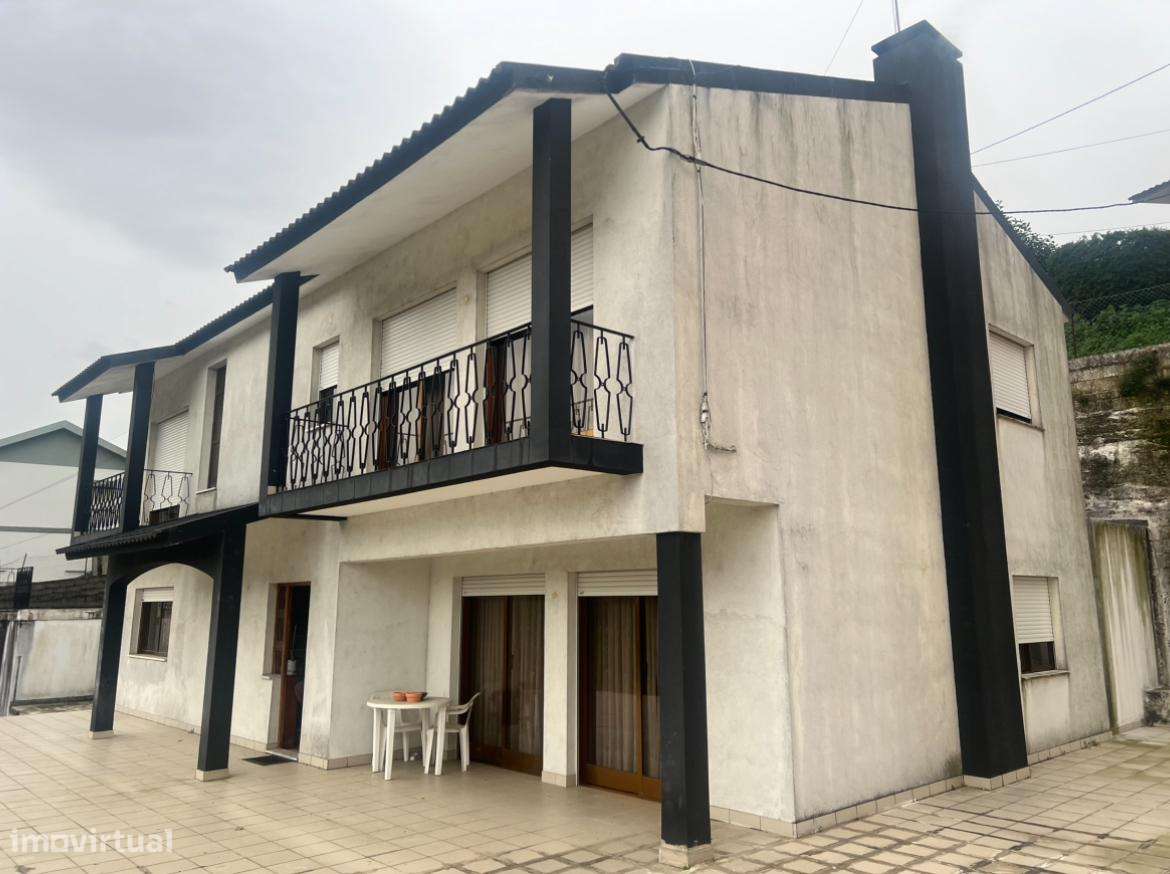 Moradia T4 com 3 LOJAS AREENDADAS E GRANDES TERRAÇOS - Peso da Régua-23