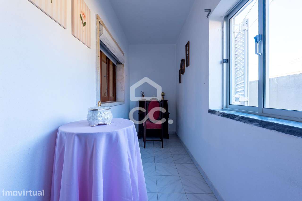 Moradia T2+2 com garagem e vista Serra de Montejunto em Murteira, Cada-11