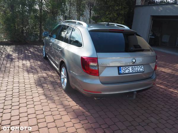 Skoda Superb 2.0 TDI Ambition DSG - 15