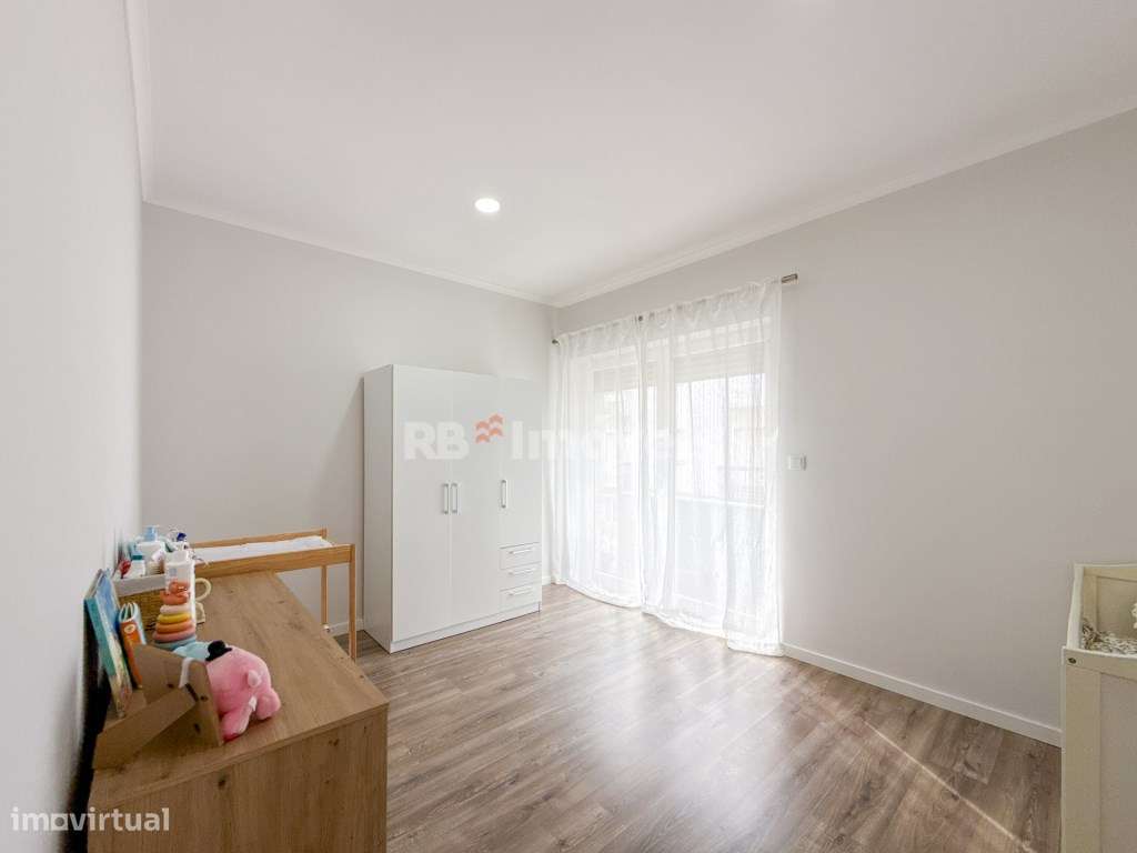Apartamento T3 Remodelado c/ Varandas - Junto à Estação de Comboios...-17