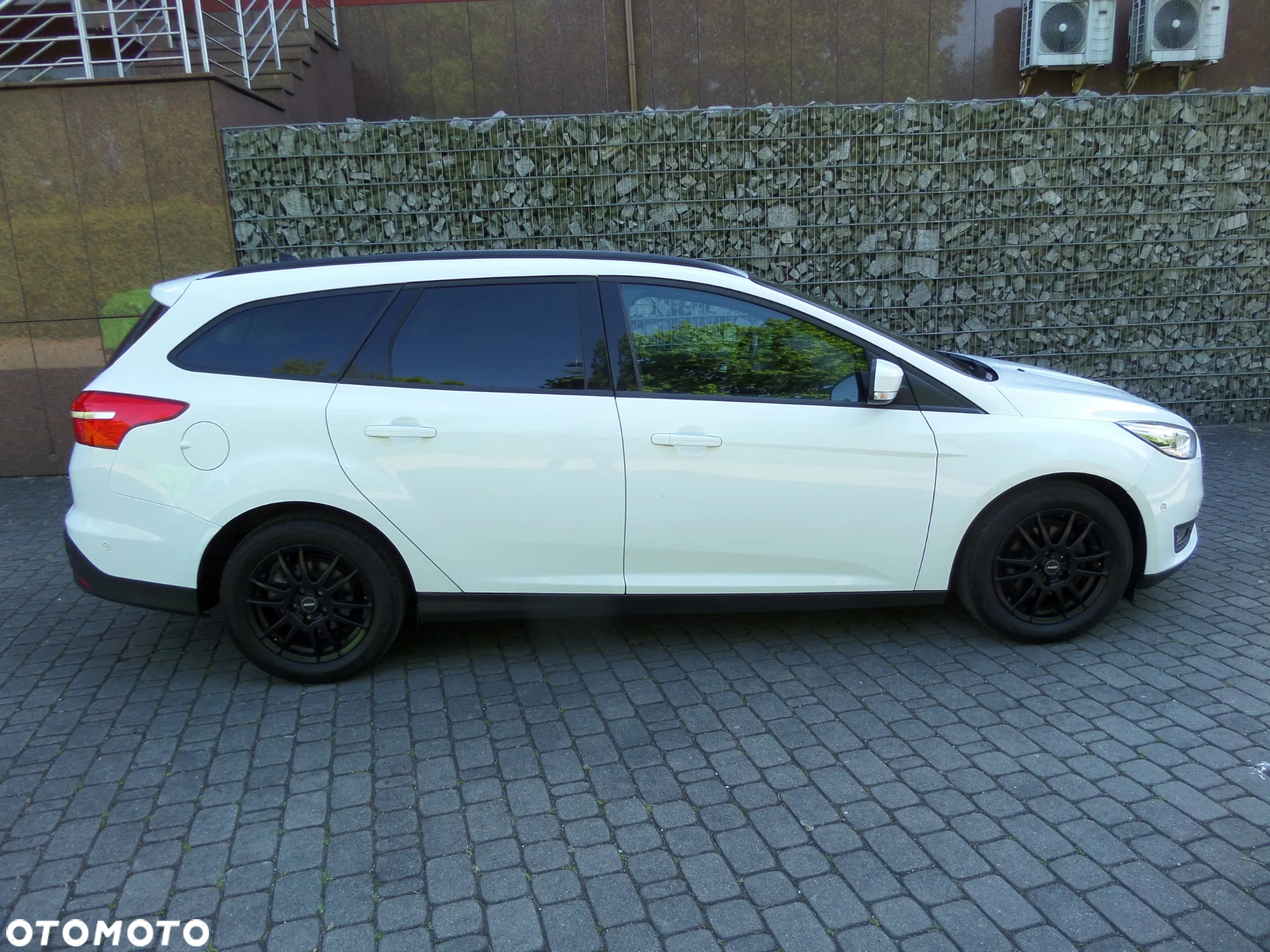 Ford Focus Turnier 1.5 EcoBlue Start-Stopp-System TITANIUM - 3