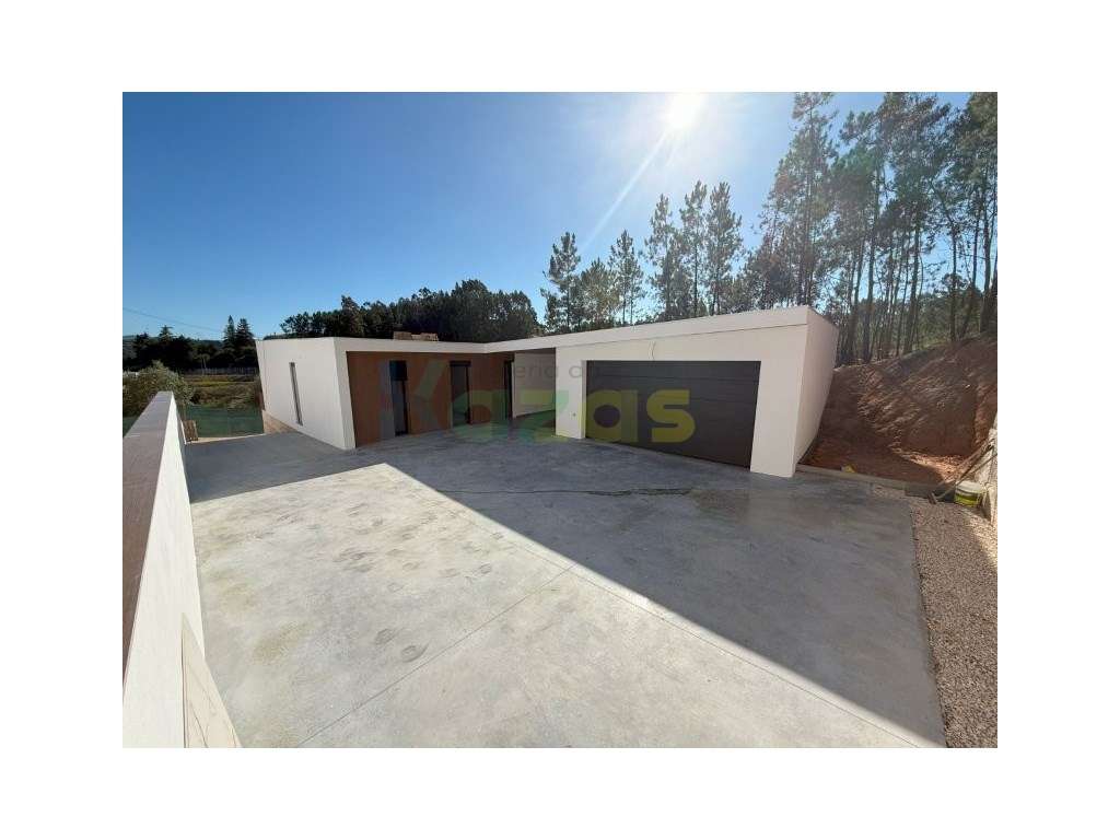 Moradia Individual, Térrea T3+1, em fase final de Construção.-21