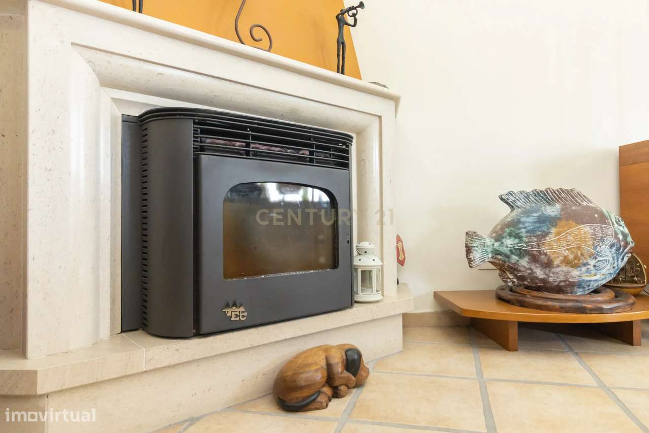 Moradia duplex de 5 assoalhadas com cave em Azeitão - Grande imagem: 3/55