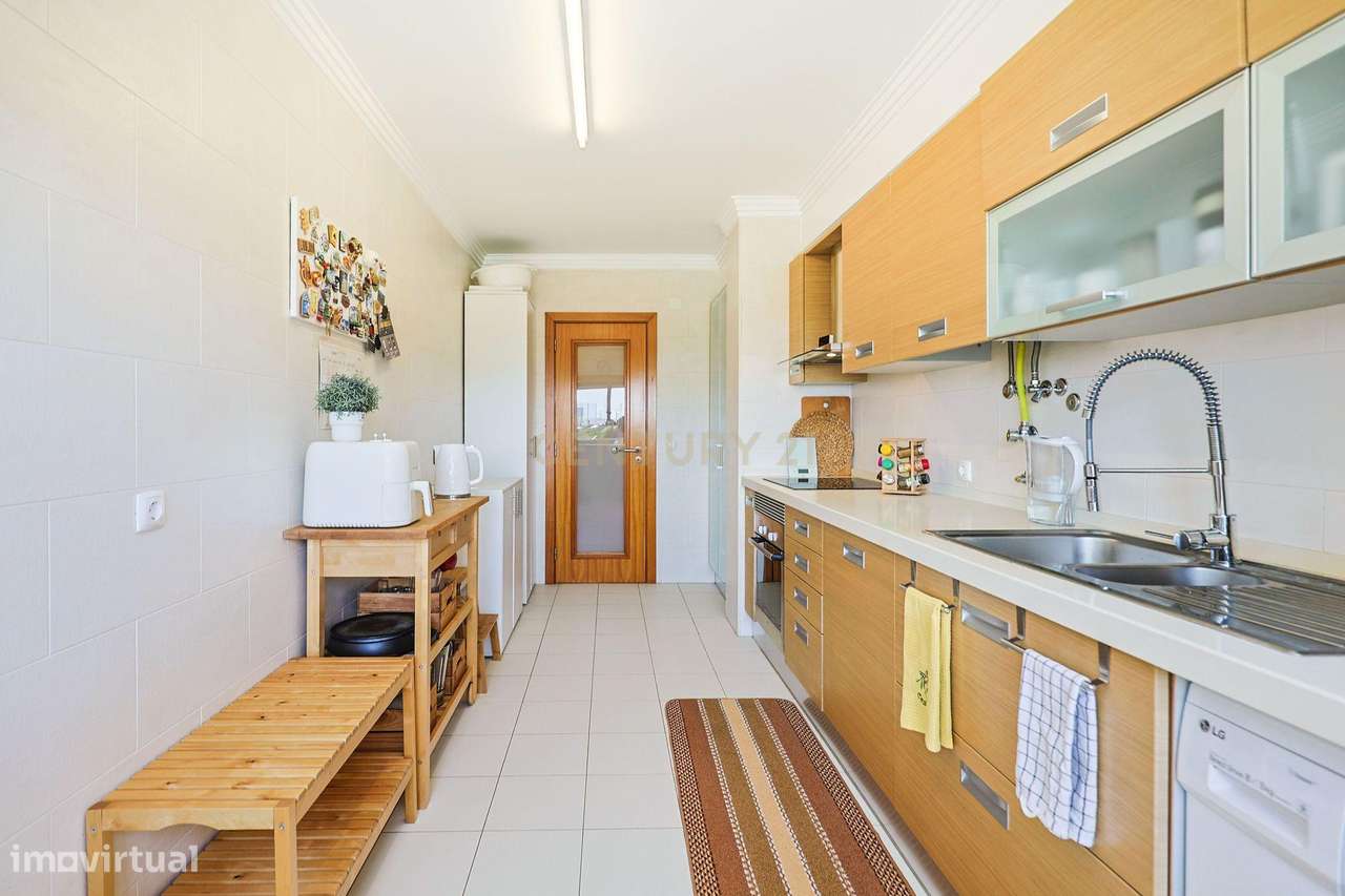 Apartamento T2, com Lugar de Parqueamento e Arrecadação, Quinta de São-14