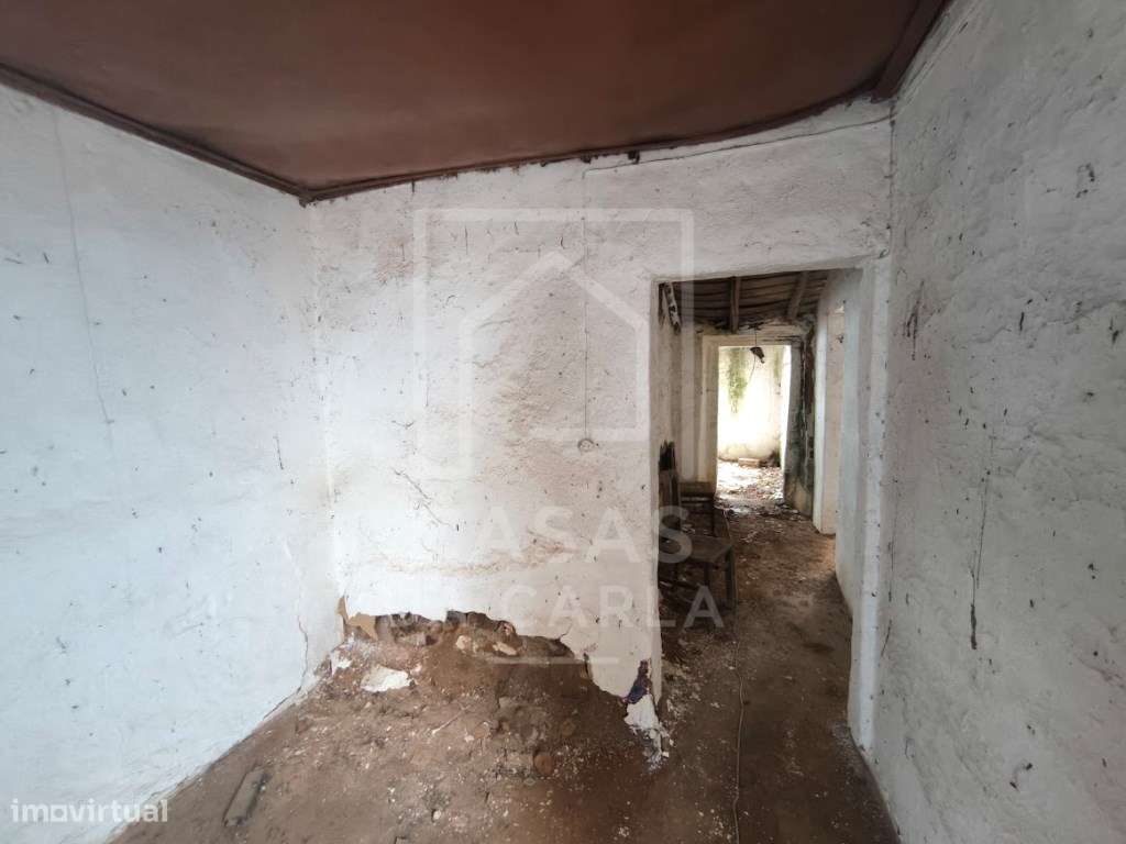 Moradia para recuperar em Faro do Alentejo-9