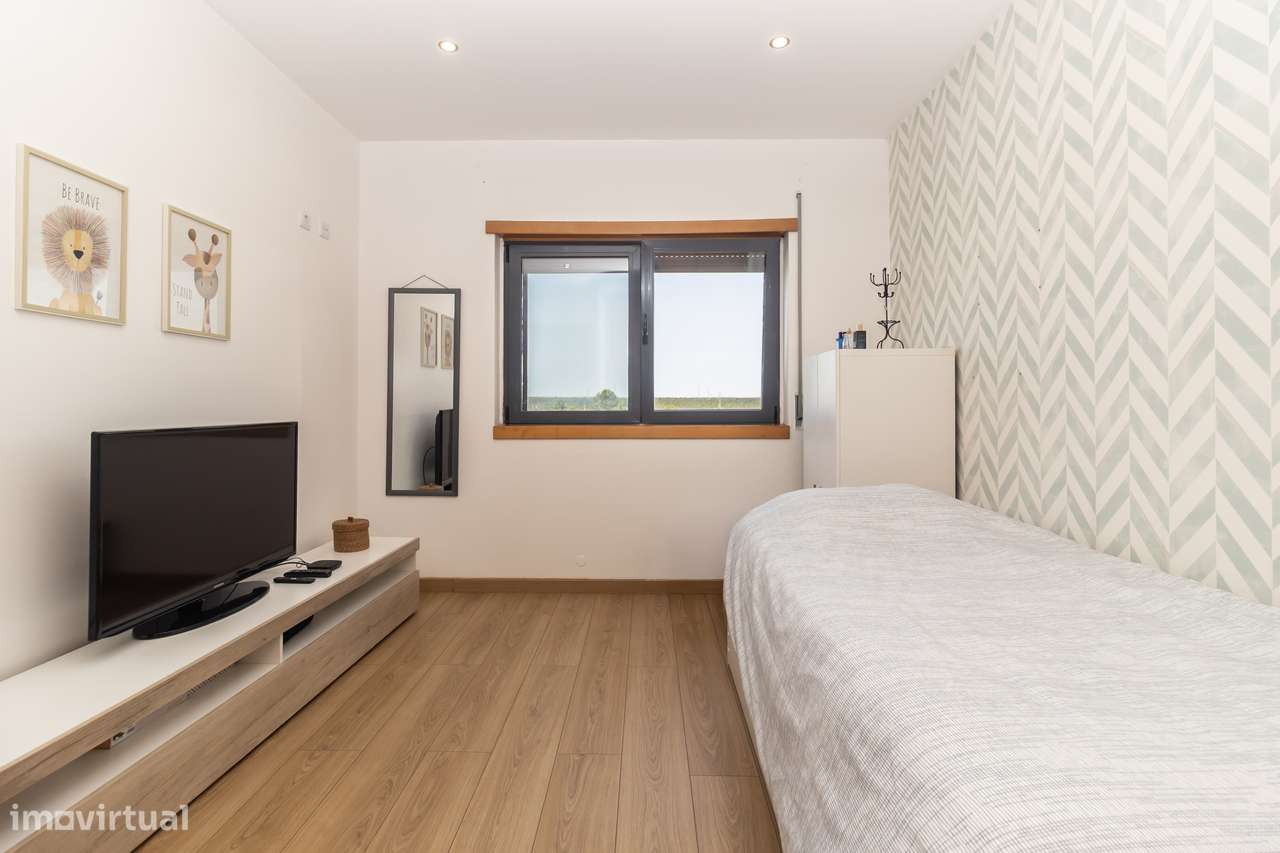 Moderno apartamento T3 com parqueamento e arrecadação-28