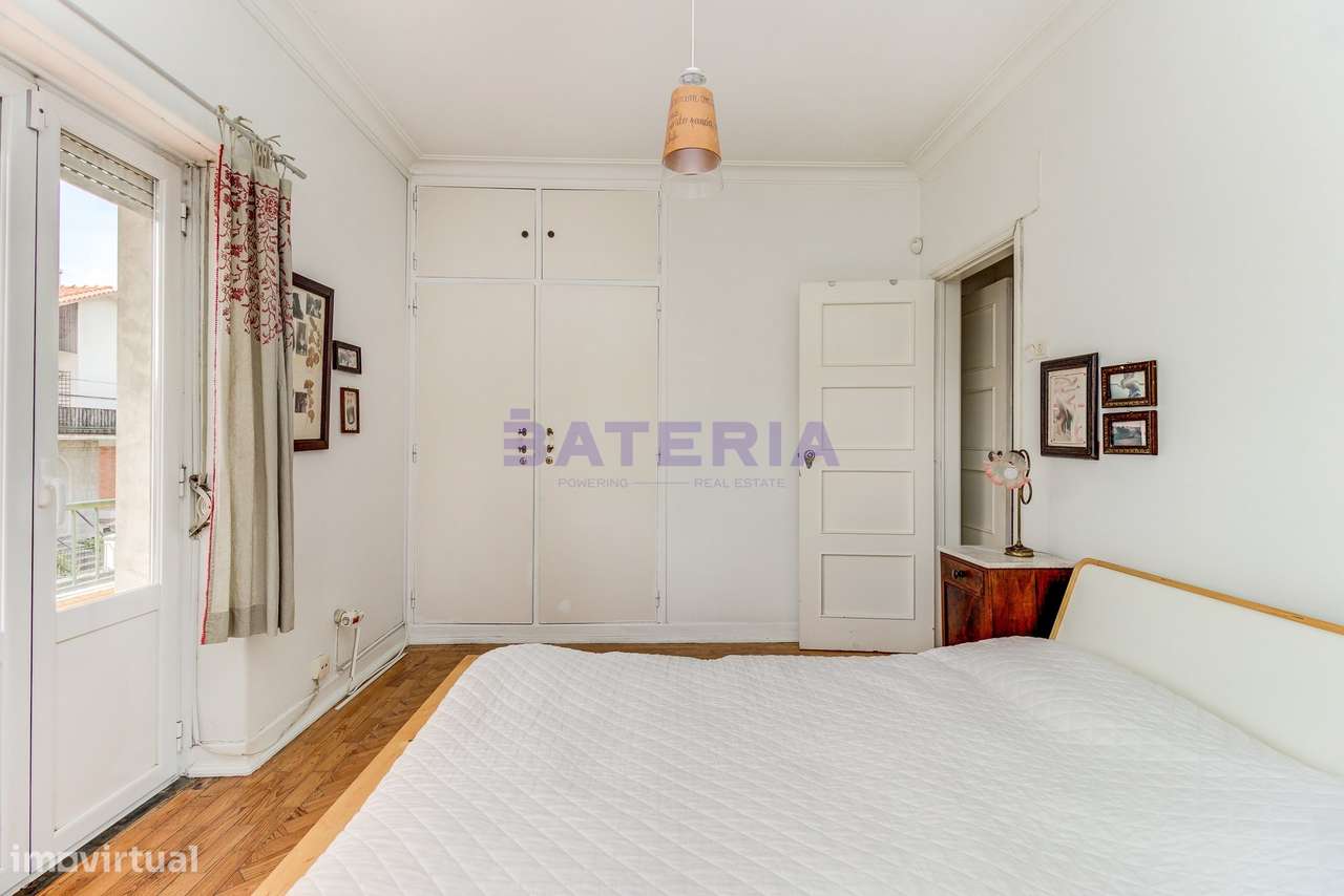 Moradia Independente T5 em Linda-a-Velha-28