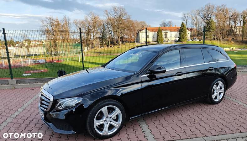 Mercedes-Benz Klasa E 220 d T 9G-TRONIC - 6