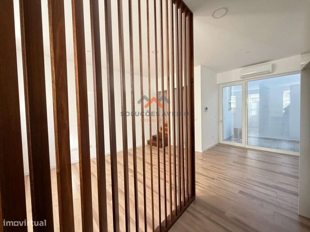 Moradia T3 totalmente renovada no centro de Ílhavo | Versátil | Ele... - Grande imagem: 2/50