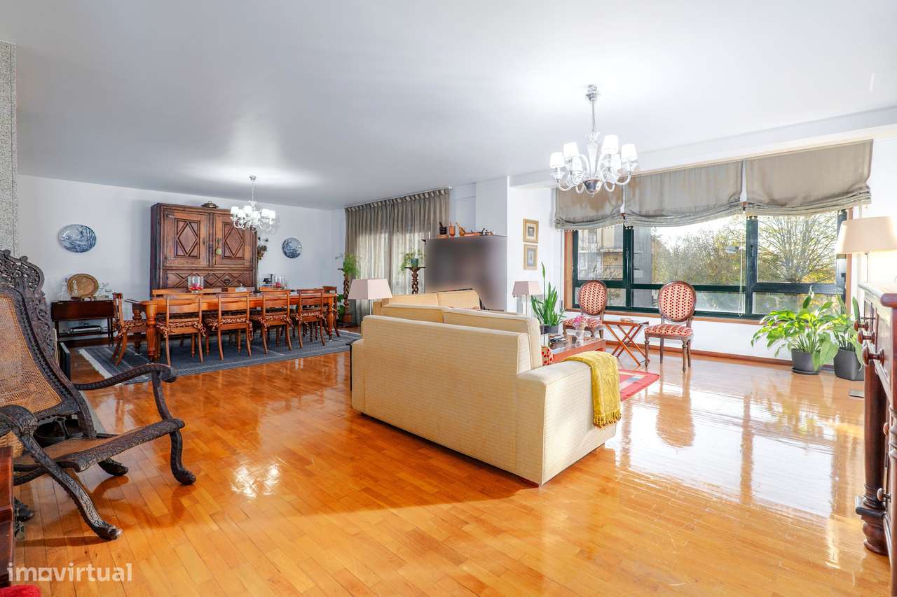 Apartamento T5 Com Excelentes Áreas em Matosinhos - Grande imagem: 4/36