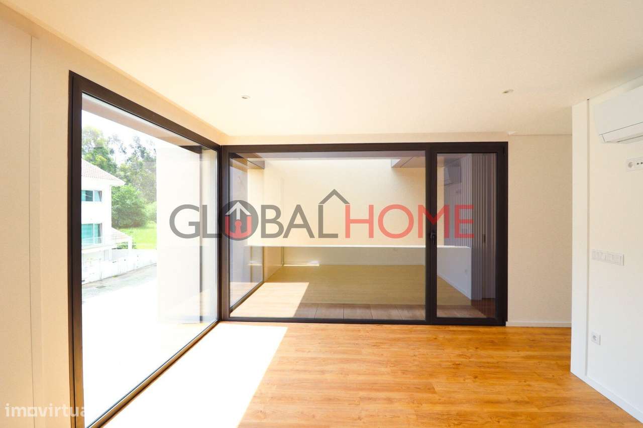 Moradia T3 Nova com Terraço e Piscina em São Pedro da Cova-31