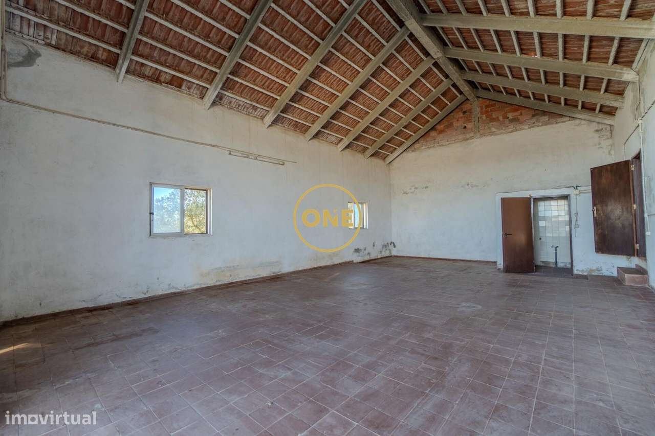 Moradia Térrea T2+1 com Terreno de 3,88 ha – Cruz do Vento, Carnota (A-21